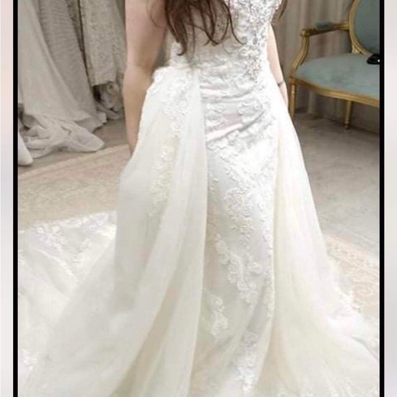Robe de mariage haut de gamme - Picture 11 of 12